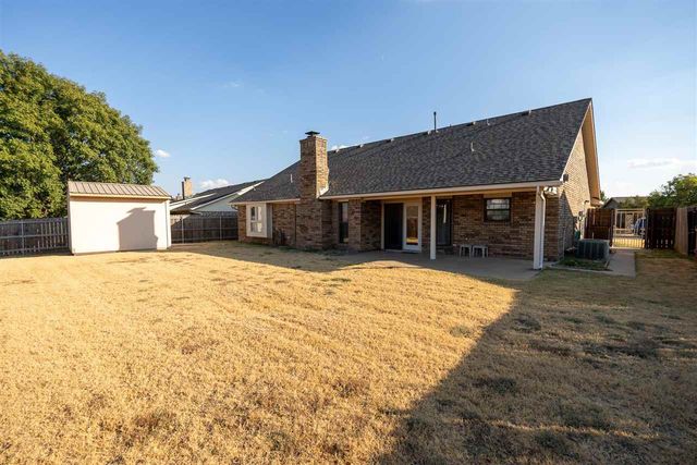 7227 NW Dogwood, Lawton, OK 73505