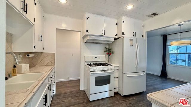 6257 Alcove Avenue, North Hollywood, CA 91606