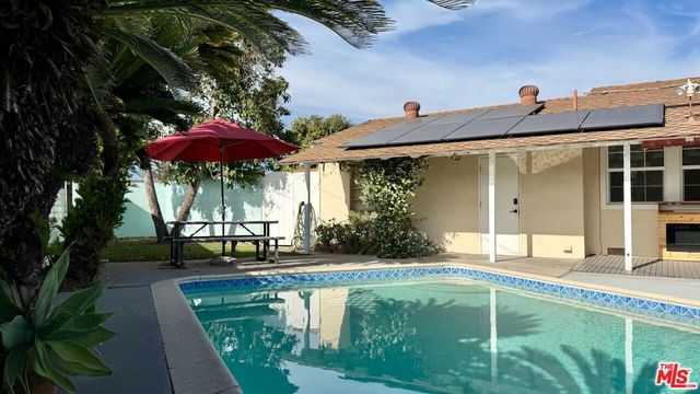 6257 Alcove Avenue, North Hollywood, CA 91606