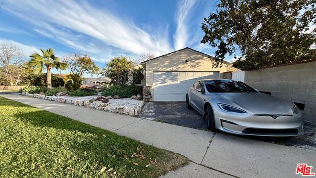 6257 Alcove Avenue, North Hollywood, CA 91606