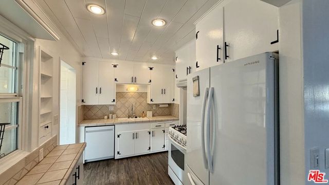 6257 Alcove Avenue, North Hollywood, CA 91606