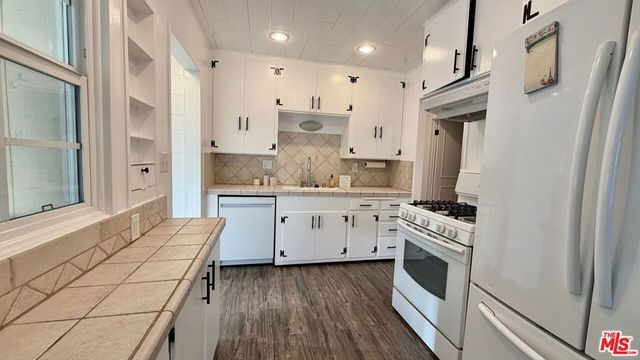 6257 Alcove Avenue, North Hollywood, CA 91606