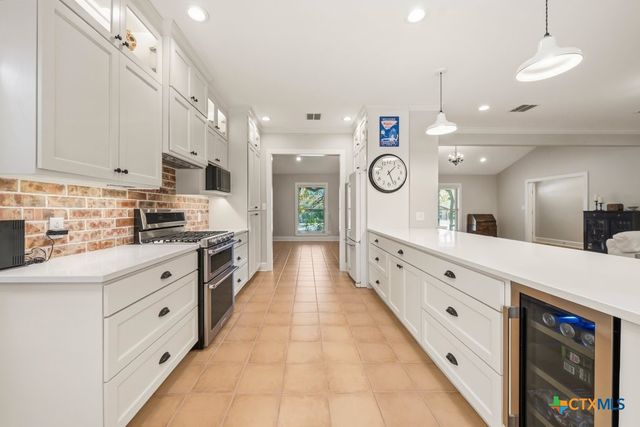 2 La Mesa Drive, New Braunfels, TX 78130