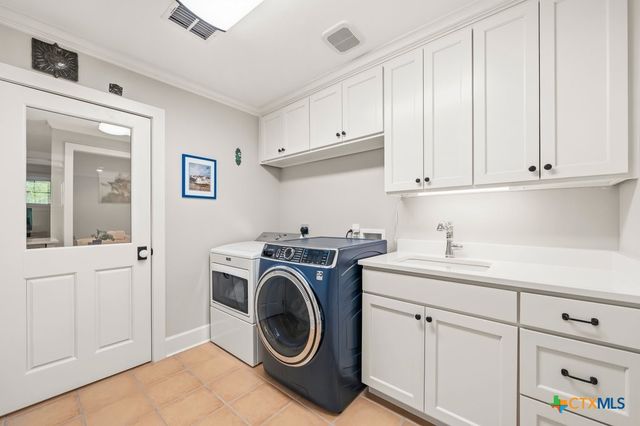 2 La Mesa Drive, New Braunfels, TX 78130