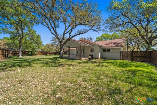 2 La Mesa Drive, New Braunfels, TX 78130