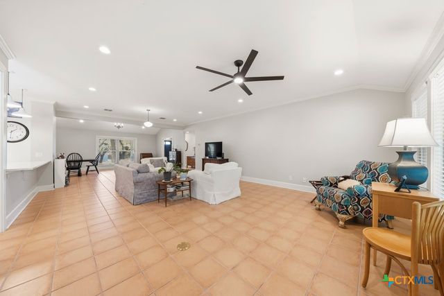 2 La Mesa Drive, New Braunfels, TX 78130