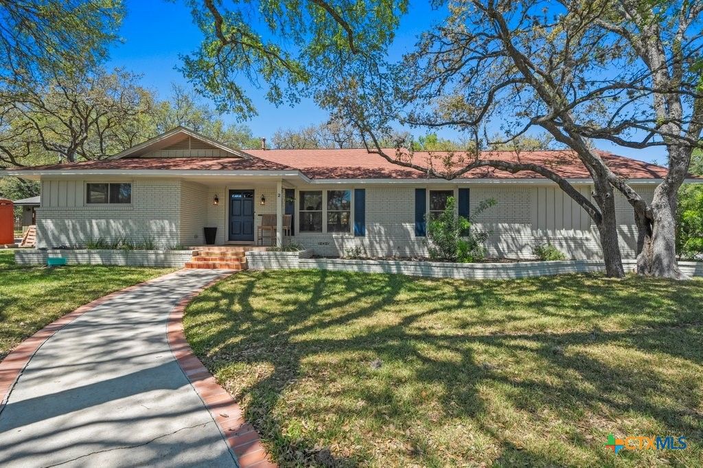 2 La Mesa Drive, New Braunfels, TX 78130