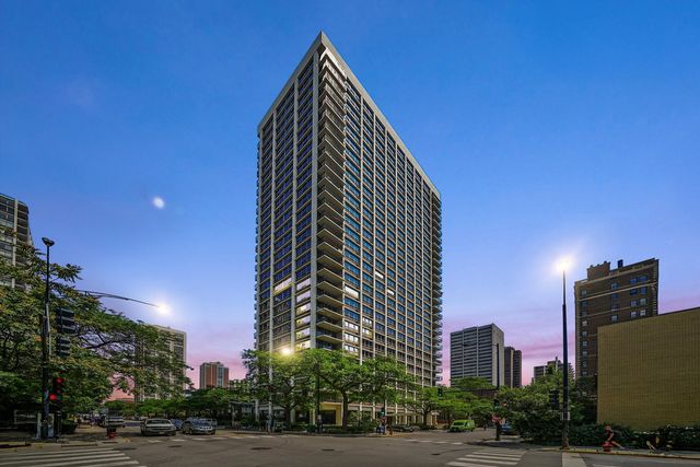 88 W Schiller Street 1405, Chicago, IL 60610