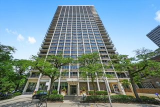 88 W Schiller Street 1405, Chicago, IL 60610