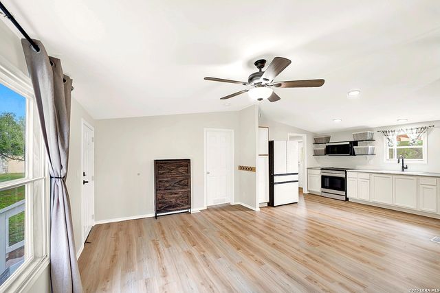 105 Pioneer Home, Seguin, TX 78155