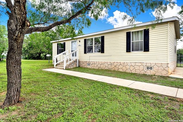 105 Pioneer Home, Seguin, TX 78155