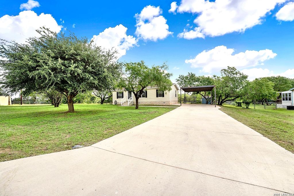 105 Pioneer Home, Seguin, TX 78155