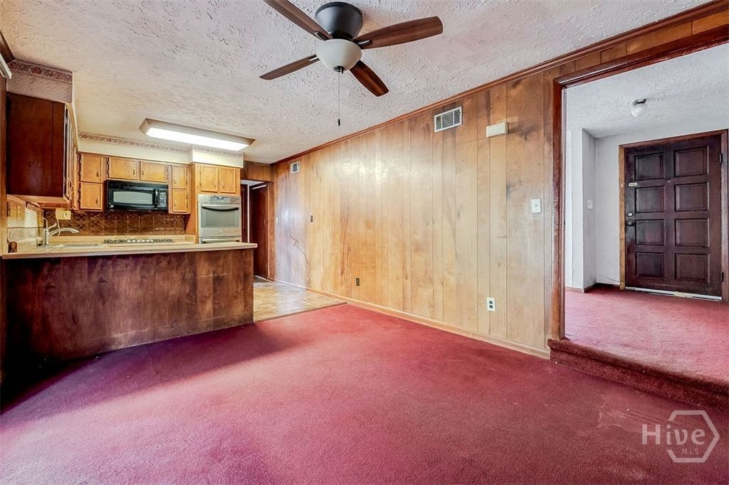 Image 13 of property listing at 1119 W 49th Street, Savannah, GA 31405