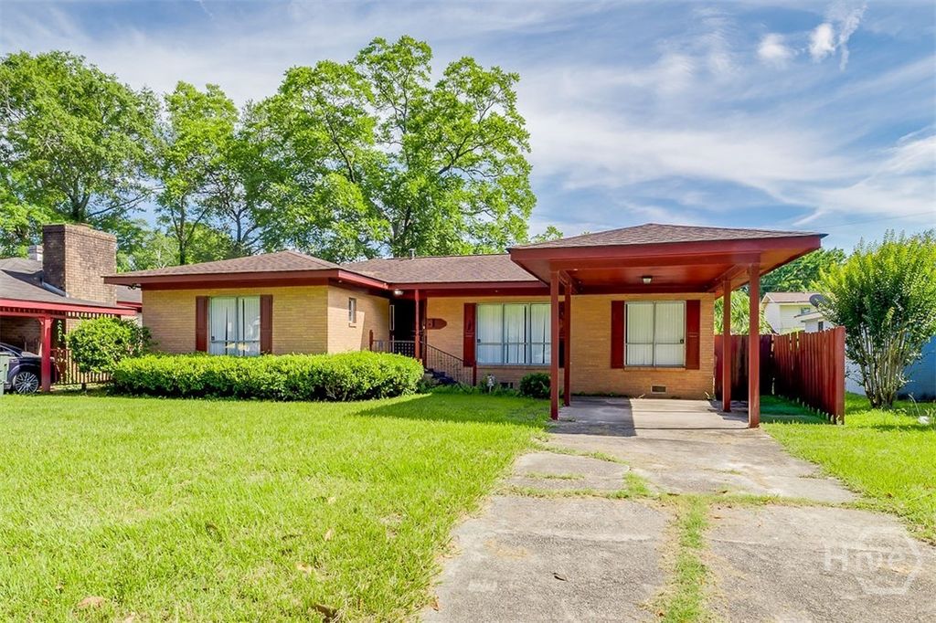 Image 2 of property listing at 1119 W 49th Street, Savannah, GA 31405