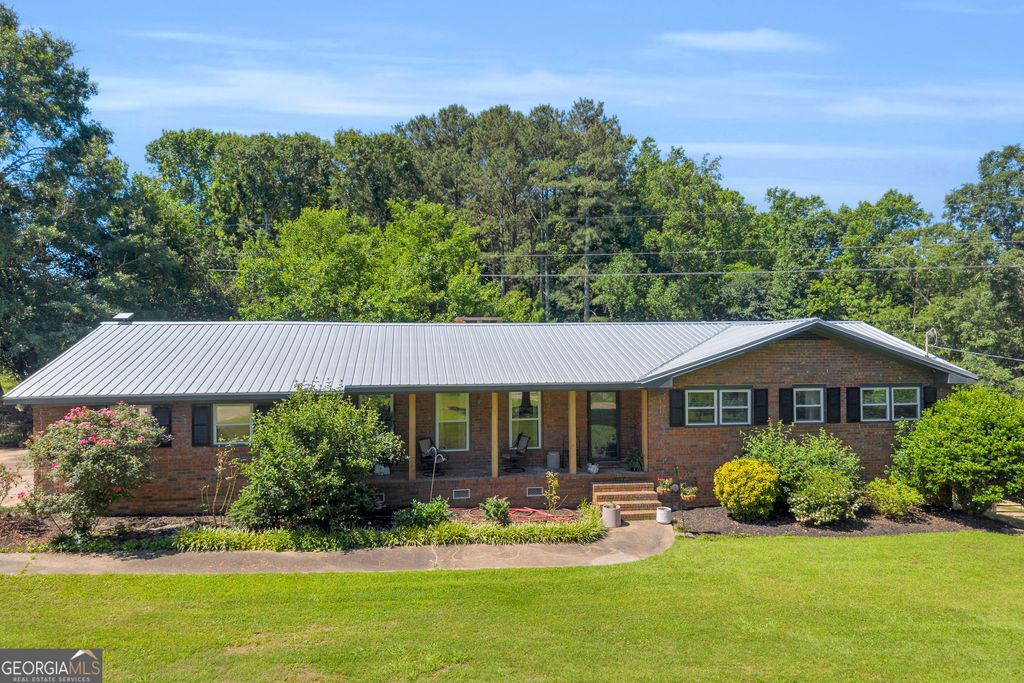 101 W Hendricks Street, Bowman, GA 30624 — exterior