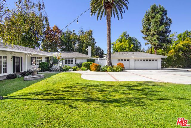 22960 Erwin Street, Woodland Hills (los Angeles), CA 91367