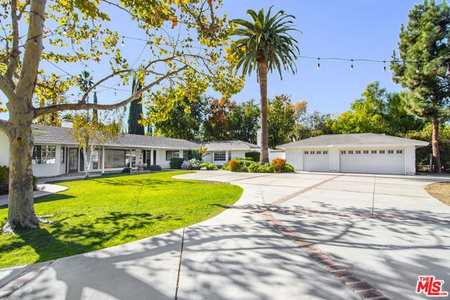 22960 Erwin Street, Woodland Hills (los Angeles), CA 91367