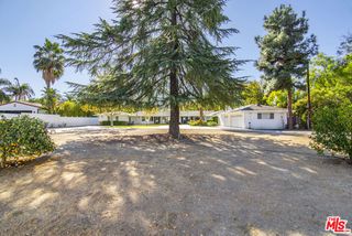 22960 Erwin Street, Woodland Hills (los Angeles), CA 91367