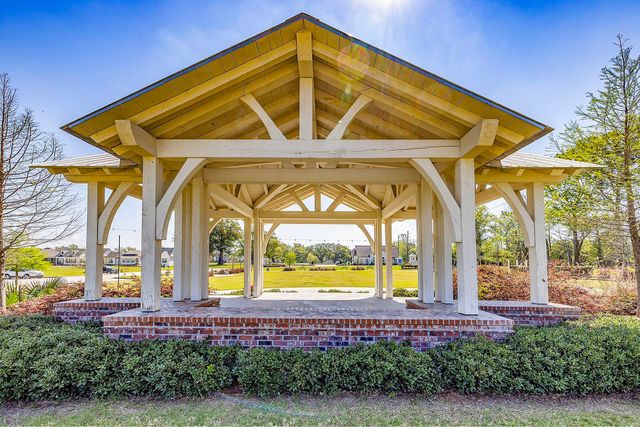 265 Peacock Pointe, Thibodaux, LA 70301