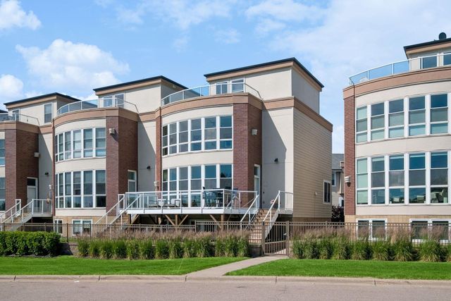 2313 River Pointe Circle, Minneapolis, MN 55411
