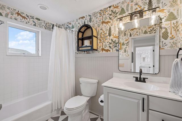 2313 River Pointe Circle, Minneapolis, MN 55411