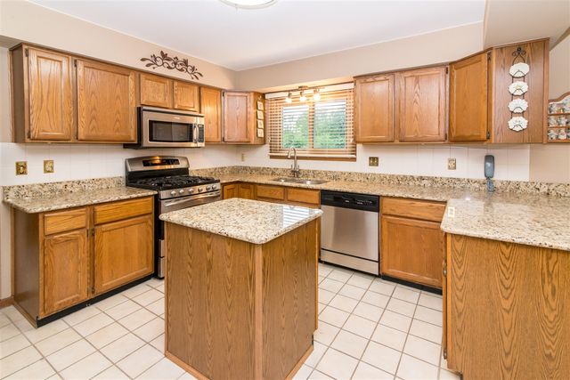 37155 Muirfield Drive, Livonia, MI 48152