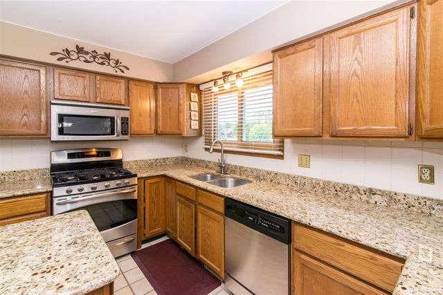 37155 Muirfield Drive, Livonia, MI 48152