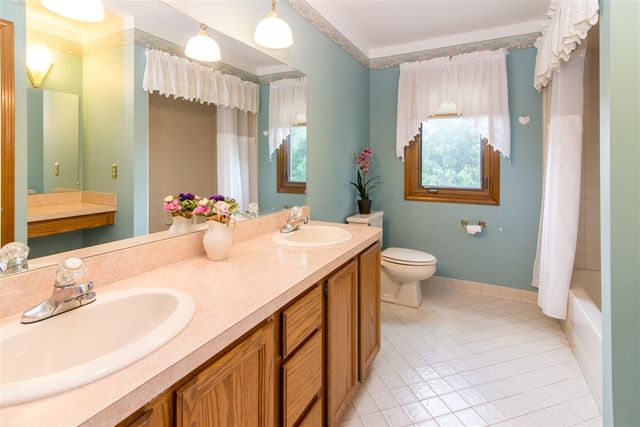 37155 Muirfield Drive, Livonia, MI 48152