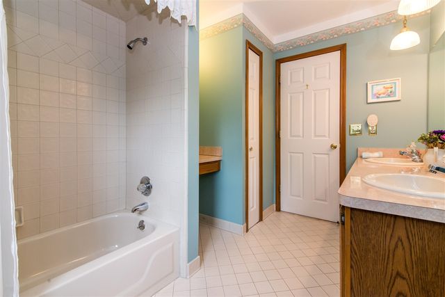 37155 Muirfield Drive, Livonia, MI 48152