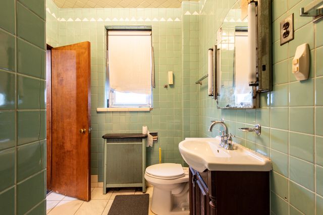 8725 S May Street, Chicago, IL 60620