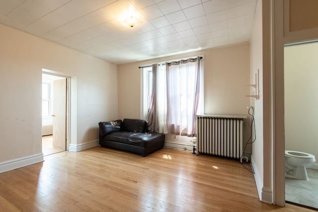 8725 S May Street, Chicago, IL 60620