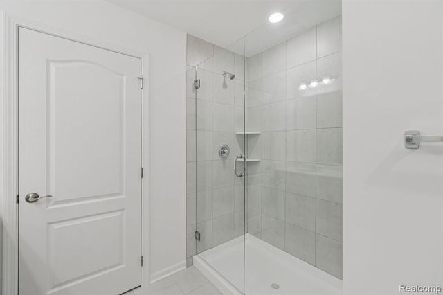 5567 East Spaniel Drive, Ann Arbor, MI 48108