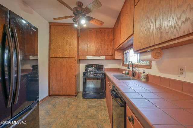 4318 E Whitman Street, Tucson, AZ 85711