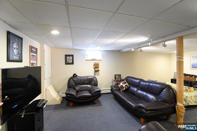 271 S Boulevard, Saddle Brook, NJ 07663
