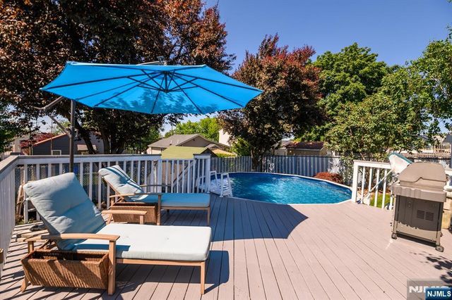 271 S Boulevard, Saddle Brook, NJ 07663