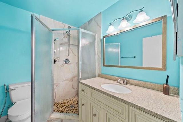 9302 SW 5th St B, Boca Raton, FL 33428