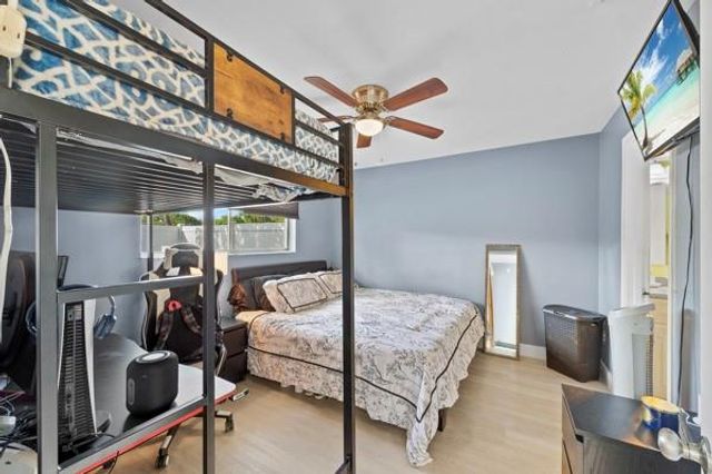 9302 SW 5th St B, Boca Raton, FL 33428