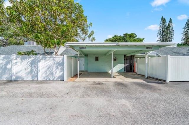9302 SW 5th St B, Boca Raton, FL 33428