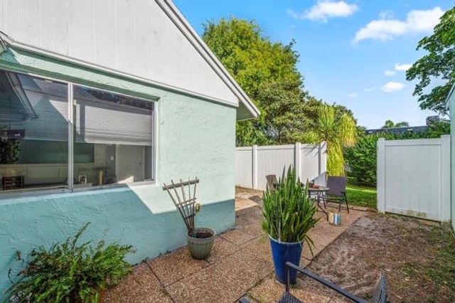 9302 SW 5th St B, Boca Raton, FL 33428