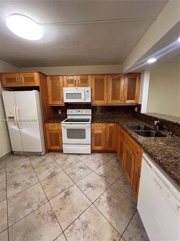 379 Lakeview Dr 205, Weston, FL 33326