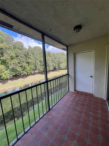 379 Lakeview Dr 205, Weston, FL 33326