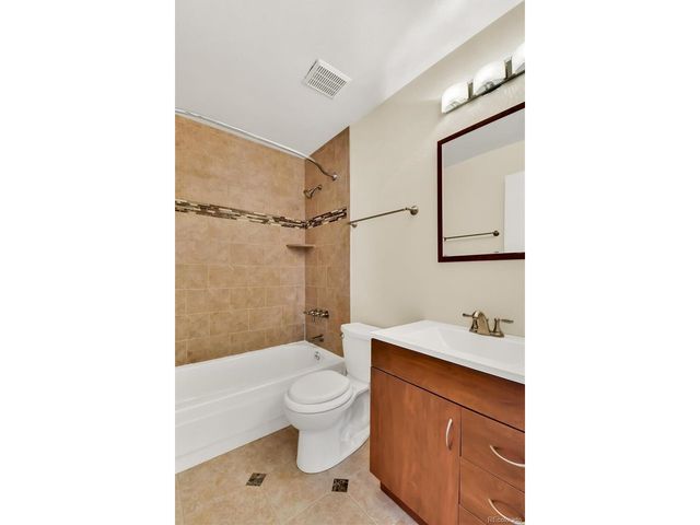 3221 W 10th Avenue Pl, Broomfield, CO 80020