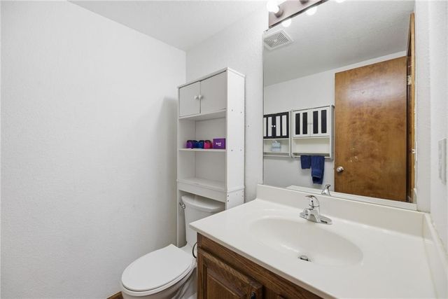 16820 Sheehan Road, Basehor, KS 66007