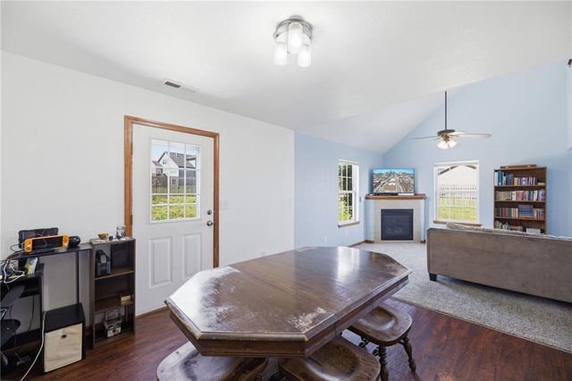 16820 Sheehan Road, Basehor, KS 66007