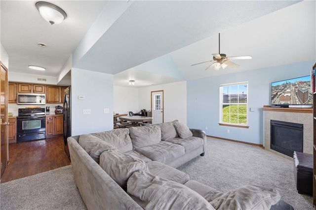 16820 Sheehan Road, Basehor, KS 66007