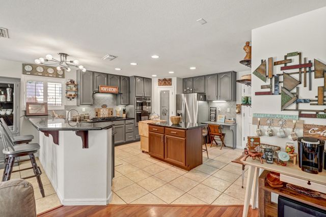 5108 Percheron Dr, Elk Grove, CA 95757