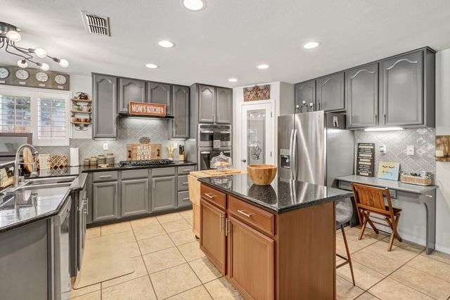 5108 Percheron Dr, Elk Grove, CA 95757