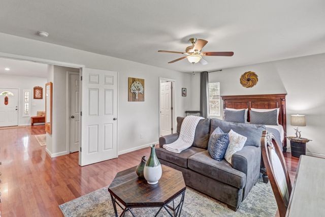 5108 Percheron Dr, Elk Grove, CA 95757