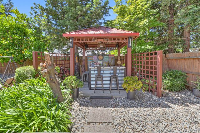 5108 Percheron Dr, Elk Grove, CA 95757