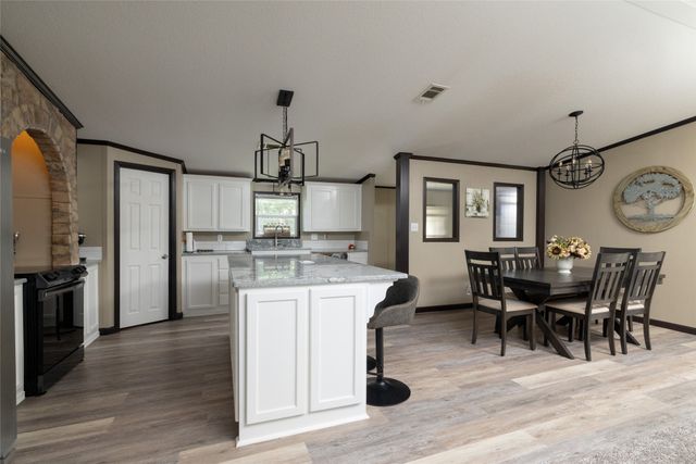 140 Meadow Pond Court, Runaway Bay, TX 76426